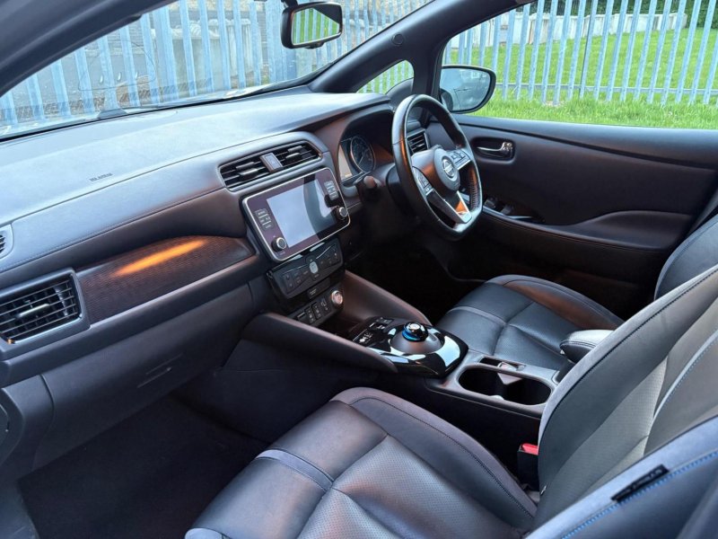 NISSAN LEAF