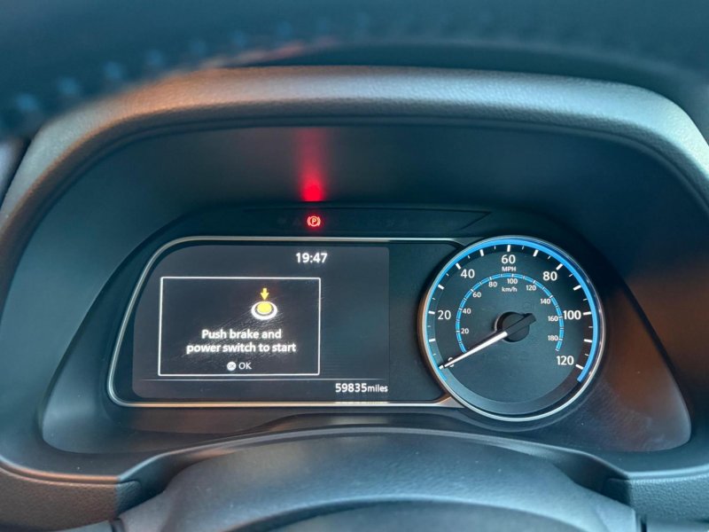 NISSAN LEAF