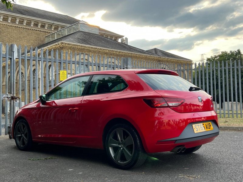 SEAT LEON