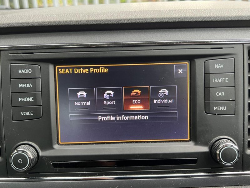 SEAT LEON