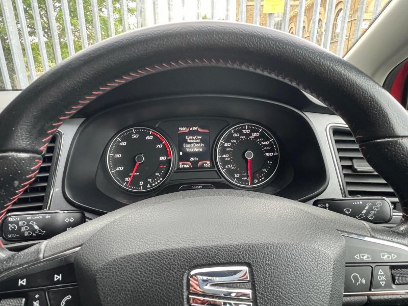 SEAT LEON