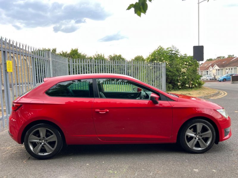 SEAT LEON