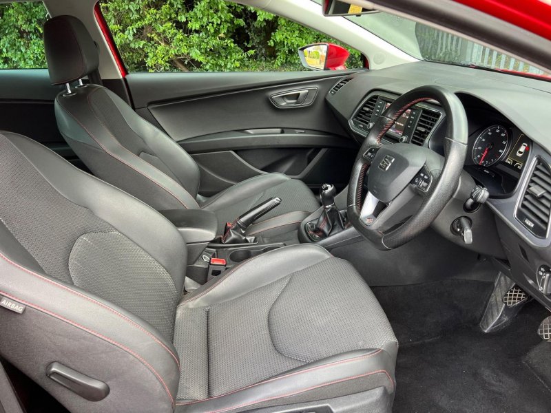 SEAT LEON