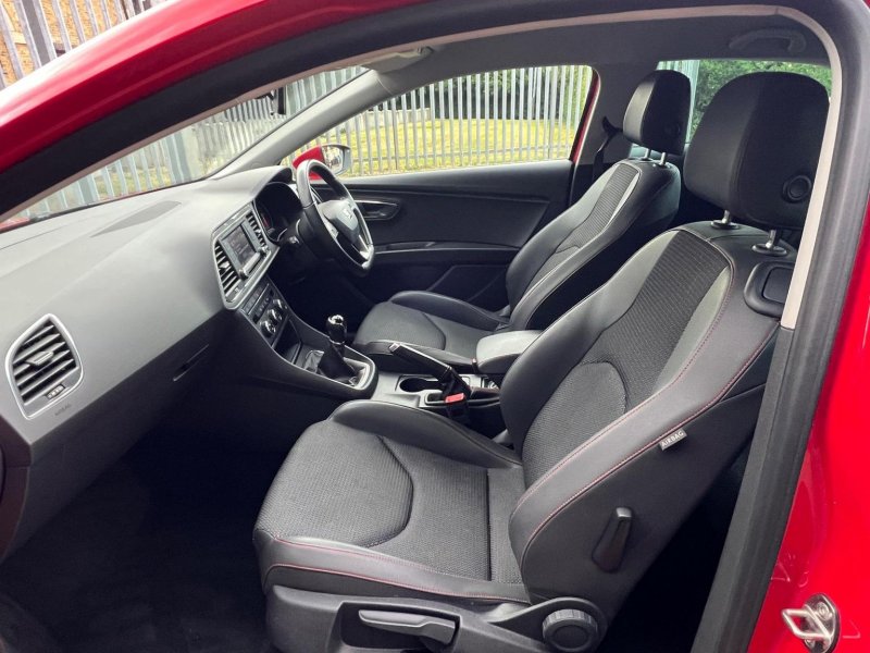 SEAT LEON
