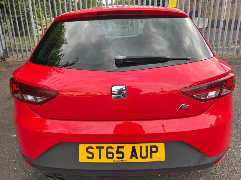 SEAT LEON