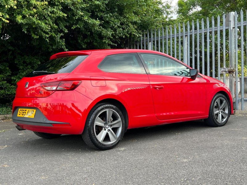 SEAT LEON