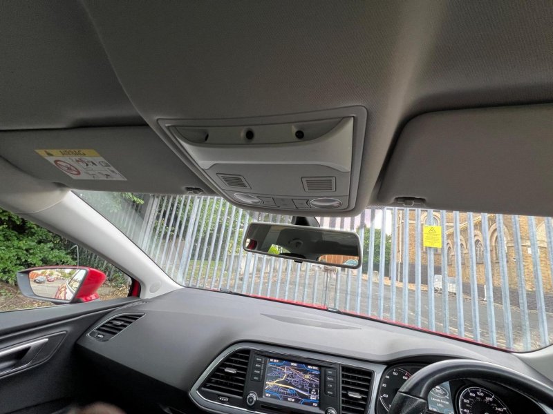SEAT LEON